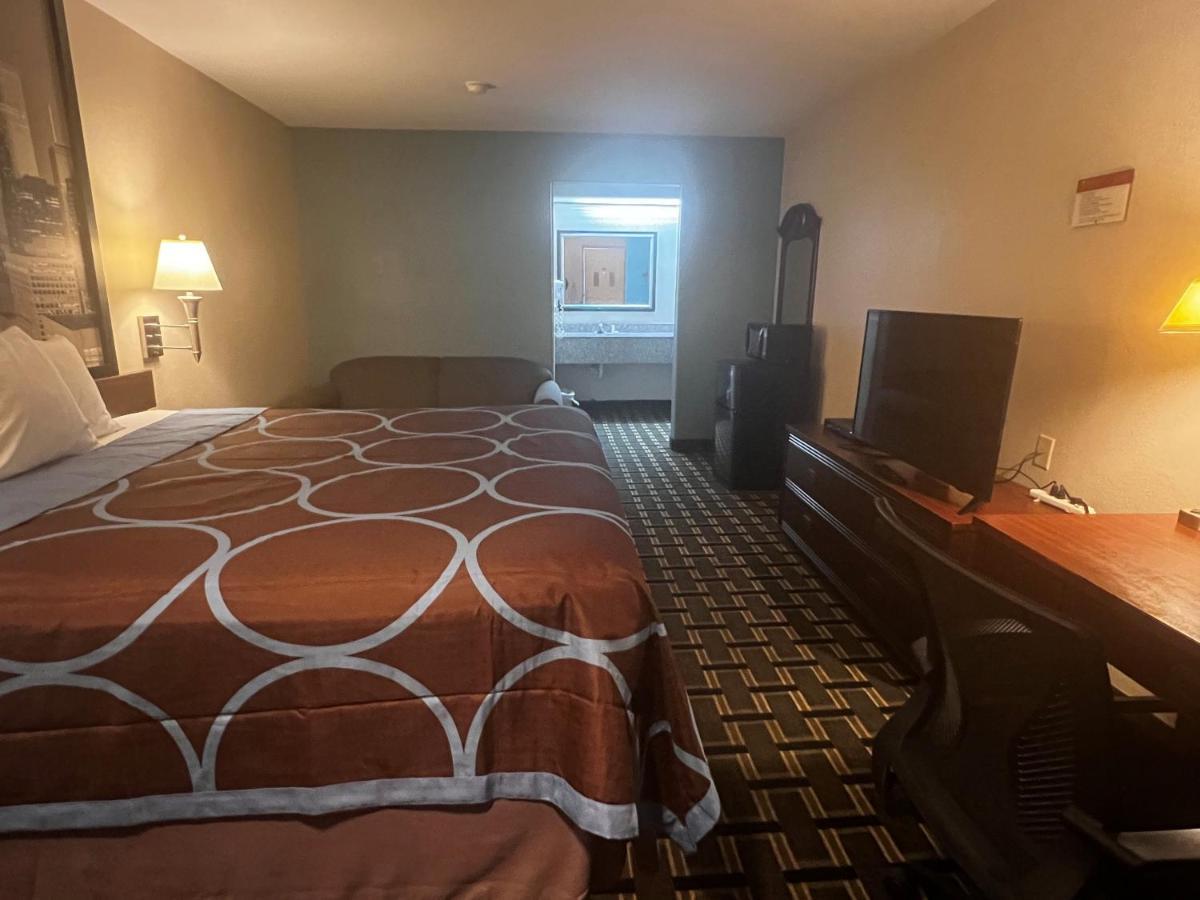 Super 8 By Wyndham Baytown I-10 Hotel Exterior photo